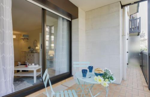 Tourgeville Apartment | Apartment l'Hermitage-2 by Interhome