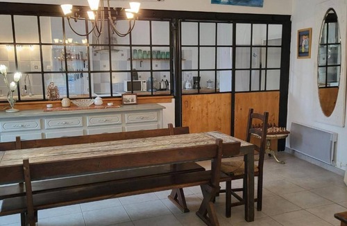 Saint-Ambroix Apartment | Apartment 'L'hirondelle' with Balcony and Wi-Fi