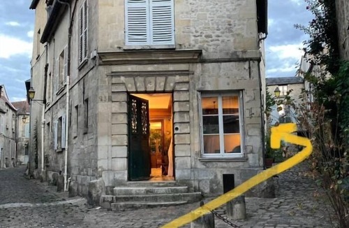 Senlis Apartment | Apartment La Bruyère - Central - Medieval Town
