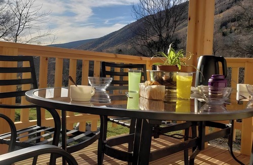 Porta Apartment | Apartment 'La Coume d'Or' with Mountain View, Private Terrace and Wi-Fi