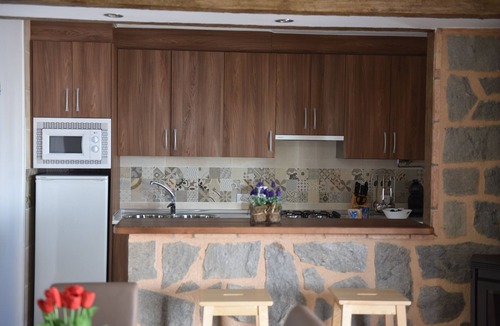 Beas de Segura Apartment | Apartment 'La Teja 4' with Mountain View, Wi-Fi and Air Conditioning