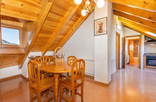 Durro Apartment | Apartment 'La Golfa' with Mountain View and Private Garden