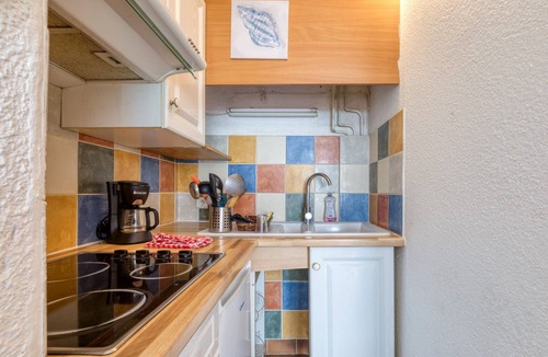 La Grande-Motte Apartment | Apartment 'La Grande Motte Studio' with Wi-Fi