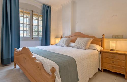 Platja de l'Arenal Apartment | Apartment La Isla-1 by Interhome