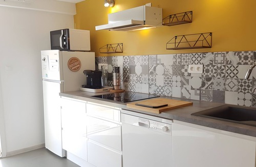 Pierrelatte Apartment | Apartment 'La Nicoline' with Wi-Fi and Air Conditioning