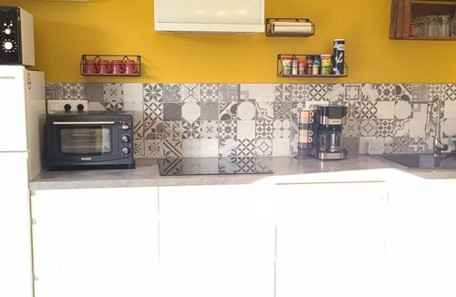 Pierrelatte Apartment | Apartment 'La Nicoline' with Wi-Fi and Air Conditioning