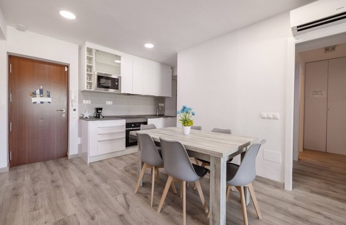 La Pineda Apartment | Apartment 'La Pineda' with Sea View, Wi-Fi and Air Conditioning
