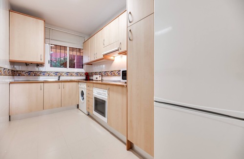 Urbanizacion Hacienda las Chapas Apartment | Apartment 'La Reserva' with Sea View, Wi-Fi and Air Conditioning