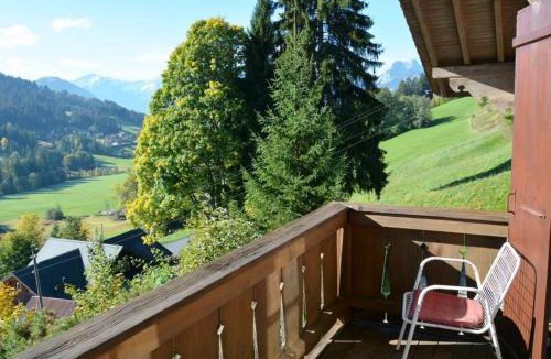 Saanenmoeser Apartment | Apartment La Ruche- Chalet by Interhome