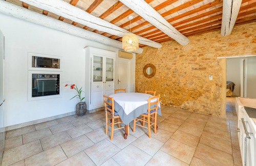 Mornas Apartment | Apartment 'La Velle' with Private Terrace, Private Garden, and Wi-Fi
