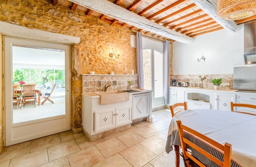 Mornas Apartment | Apartment 'La Velle' with Private Terrace, Private Garden, and Wi-Fi