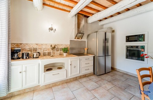 Mornas Apartment | Apartment 'La Velle' with Private Terrace, Private Garden, and Wi-Fi