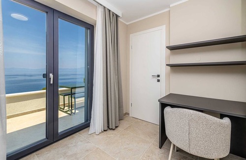 Omisalj Apartment | Apartment LAMAR with private pool and sea view