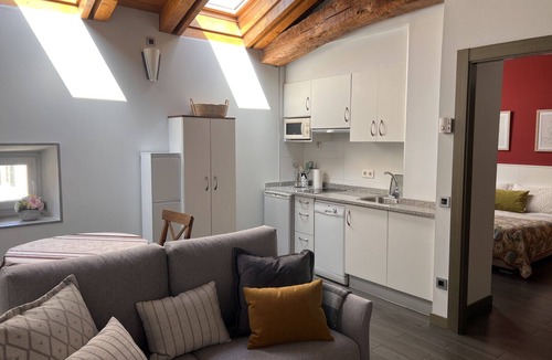 Ituren Apartment | Apartment 'Lamia' with Mountain View, Wi-Fi and Air Conditioning