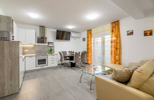 Jurandvor Apartment | Apartment Lana with mountain and sea view