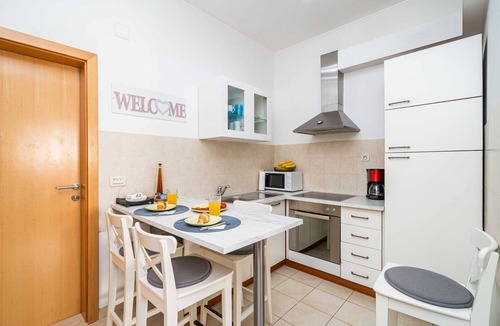 Gruz Apartment | Apartment Larissa - Studio Apartment with Terrace and Partial Sea View