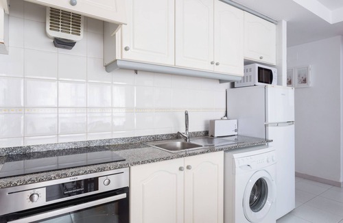 Grau i Platja Apartment | Apartment 'Las Alondras' with Shared Pool, Shared Garden and Wi-Fi