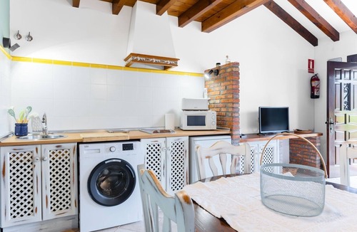 Orena House | Apartment 'Las Candelas - La Canaleja' with Sea View, Private Terrace and Wi-Fi