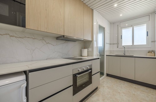 Cunit Apartment | Apartment 'Las Conchas' with Sea View, Wi-Fi and Air Conditioning
