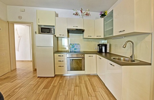 Nova Vas Apartment | Apartment Laura A with shared pool