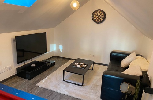 Bourgoin-Jallieu Apartment | Apartment 'Le Bill' with Wi-Fi