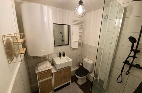 Bourgoin-Jallieu Apartment | Apartment 'Le Bill' with Wi-Fi