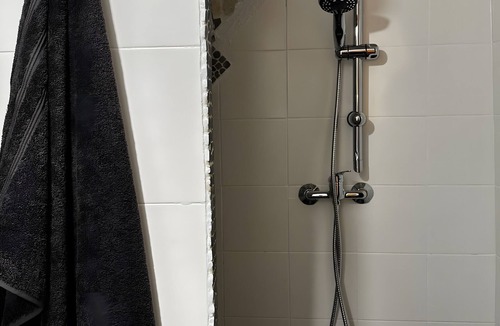 Bourgoin-Jallieu Apartment | Apartment 'Le Cosy' with Wi-Fi