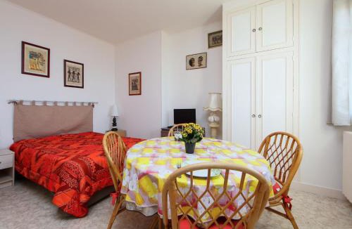 Cabourg Apartment | Apartment Le Caneton-3 by Interhome