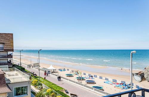 Cabourg Apartment | Apartment Le Caneton-4 by Interhome