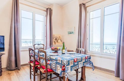Cabourg Apartment | Apartment Le Caneton-4 by Interhome