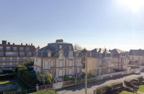 Cabourg Apartment | Apartment Le Capricorne by Interhome