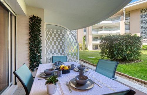 Frejus Port Apartment | Apartment Le Cesarée-4 by Interhome