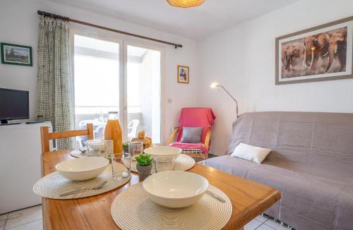 Saint-Cyprien Plage Apartment | Apartment Le Clos de St Cyprien-6 by Interhome