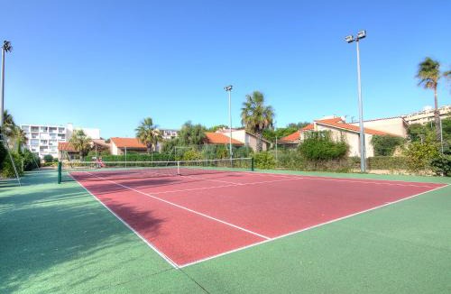 Saint-Cyprien Plage Apartment | Apartment Le Clos de St Cyprien-6 by Interhome
