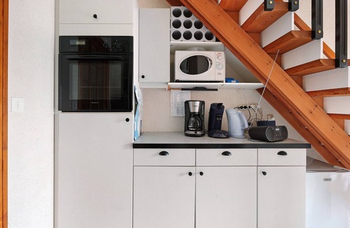 Pornic Apartment | Apartment 'Le Cormoran' with South-Facing Balcony, Steps from the Harbor