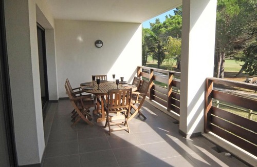 Saint-Cyprien Plage Apartment | Apartment Le Golf Clair-11