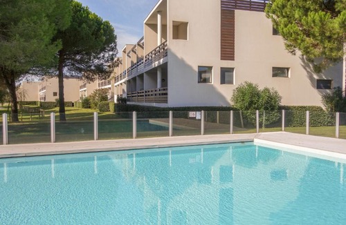 Saint-Cyprien Plage Apartment | Apartment Le Golf Clair-11