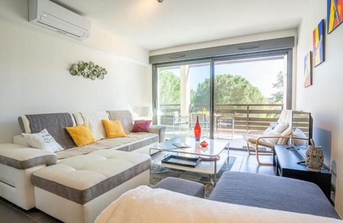 Saint-Cyprien Plage Apartment | Apartment Le Golf Clair-13 by Interhome