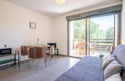 Saint-Cyprien Plage Apartment | Apartment Le Golf Clair-15 by Interhome