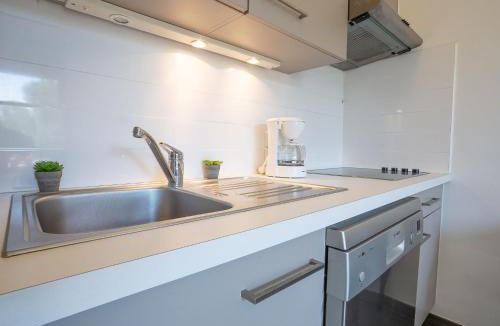 Saint-Cyprien Plage Apartment | Apartment Le Golf Clair-15 by Interhome
