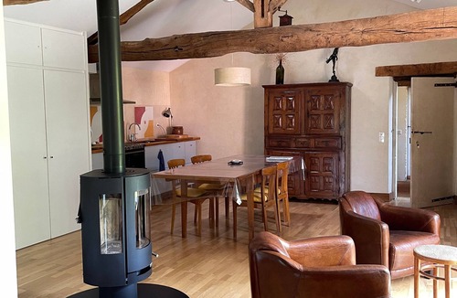 Marssac-sur-Tarn Apartment | Apartment “Le Loft Du Chant Du Buc” with Shared Pool, Garden, and Wi-Fi