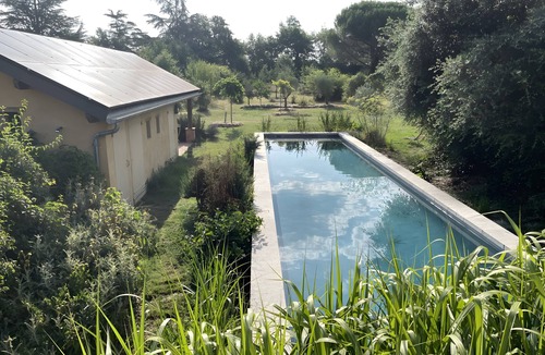 Marssac-sur-Tarn Apartment | Apartment “Le Loft Du Chant Du Buc” with Shared Pool, Garden, and Wi-Fi