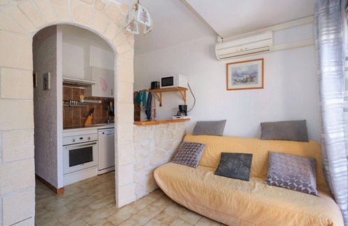 Port-la-Nouvelle Apartment | Apartment 'Le Mieukerien - African Reserve', 200m from the Beach