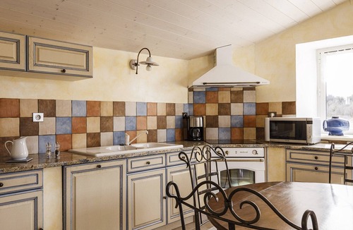 Redortiers Apartment | Apartment 'Le Moulin Aux Lavandes' with Shared Pool and Wi-Fi