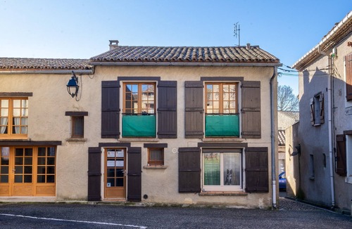 Saint-Papoul Apartment | Apartment 'Le Nid De St Papoul' with Balcony and Wi-Fi