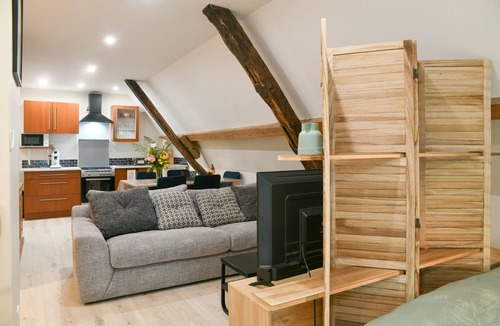 Saint-Beron Apartment | Apartment 'Le Petit Refuge' with Mountain View, Wi-Fi, and Air Conditioning