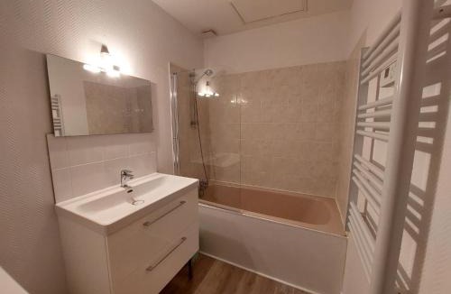 La Richardais Apartment | Apartment Le Petit Robinson-4 by Interhome