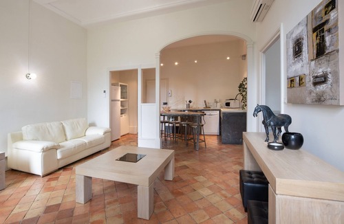 Saint-Germain Apartment | Apartment 'Le Peuplier' with Shared Pool, Wi-Fi and Air Conditioning