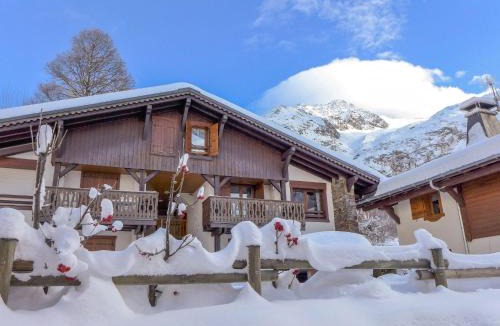 Le Tour Apartment | Apartment Le Plan des Reines by Interhome