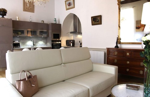 Sarlat-la-Caneda Apartment | APARTMENT LE ROYERE